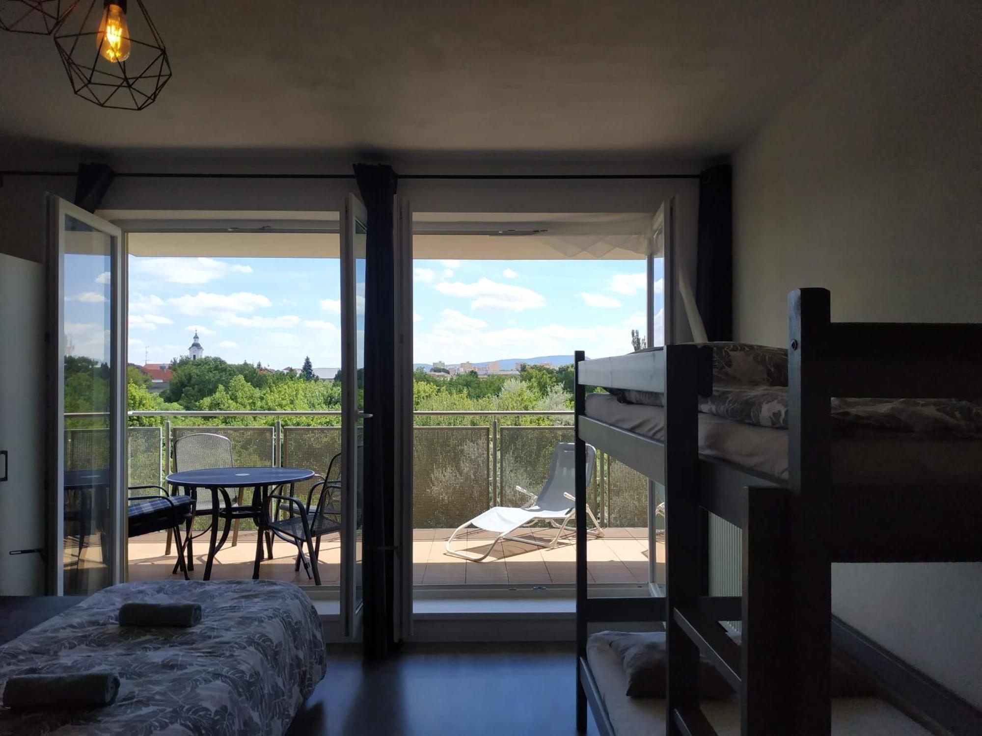 Apartman One To One Štúrovo Eksteriør billede